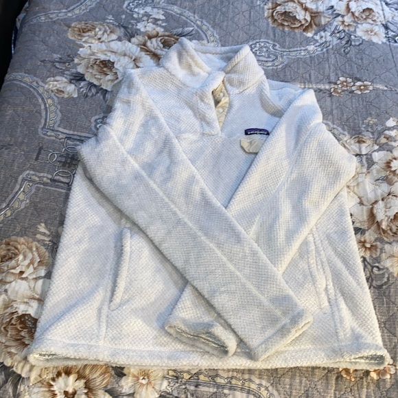 PATAGONIA WHITE JACKET - Picture 2 of 7